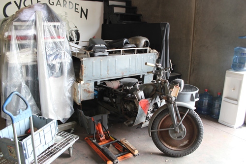 cycle garden guzzi girl